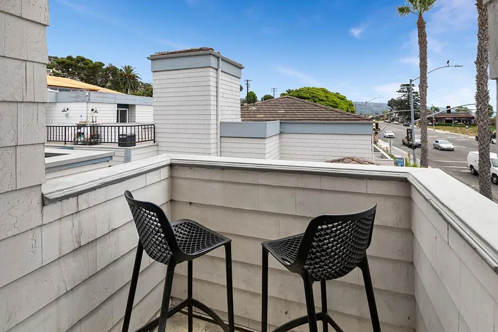 Double King with Balcony, view 3